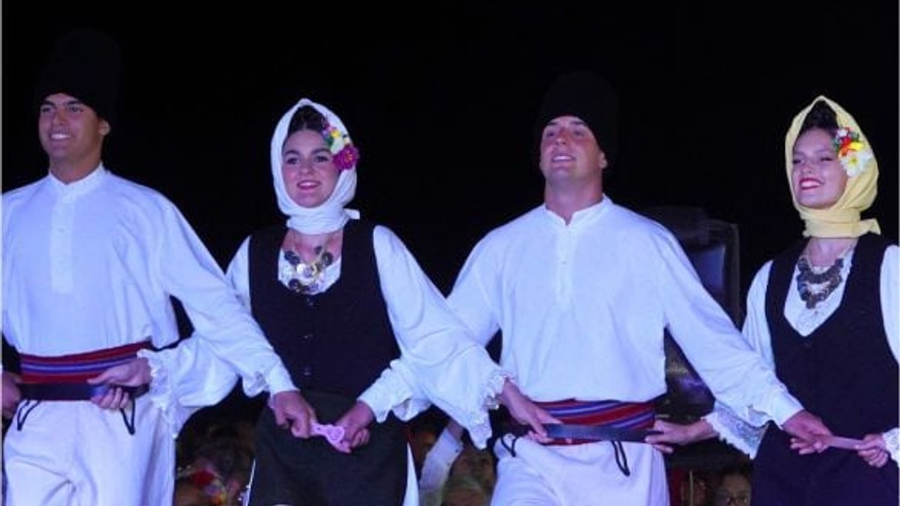 Uluslararası Halk Oyunları Günleri Ayvalık’ta Başladı