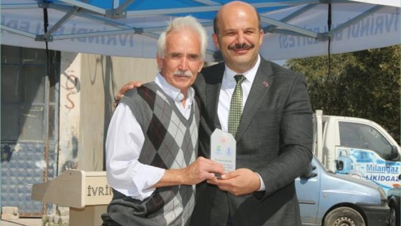 Başkan Lapanta Esnafı Plaketle Ödüllendirdi!
