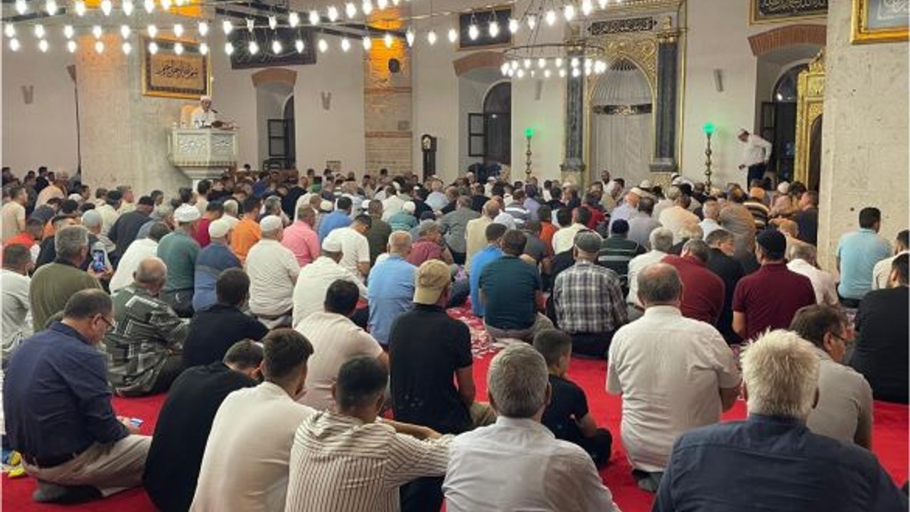 Balıkesir'de Mevlid Kandili İdrak Edildi