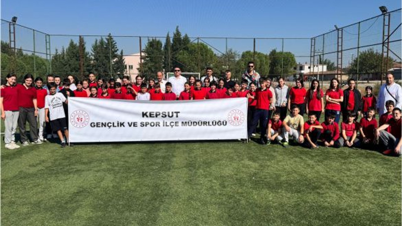 Kepsut'ta Gençler Bağımlılıkla Mücadele İçin Sahada