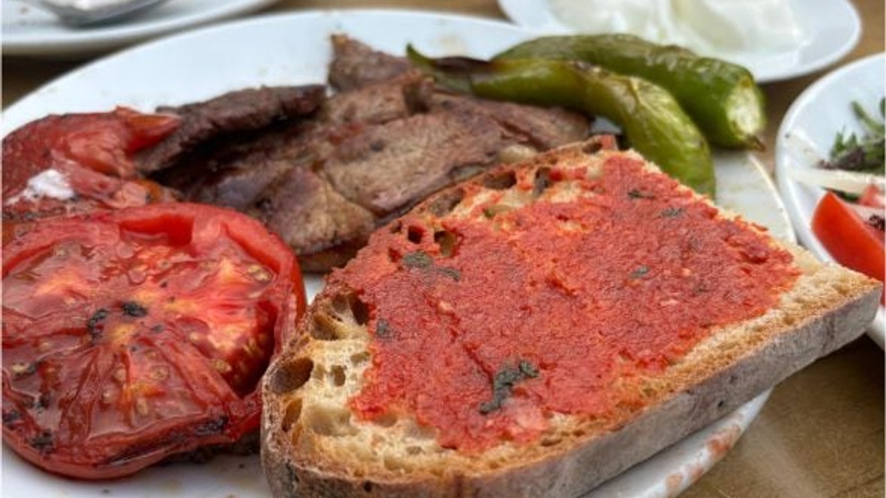 Balıkesir'de Çocukların Tercihi: Salçalı Ekmek