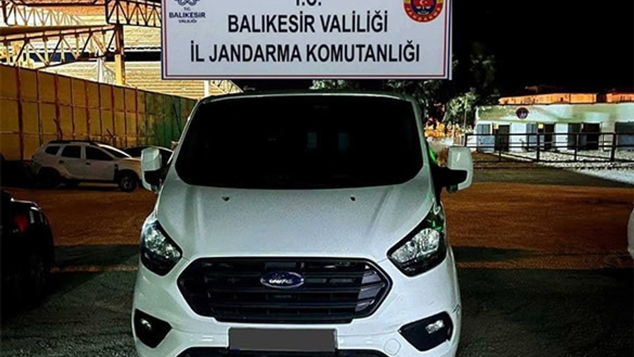 Ayvalık’ta Göçmen Kaçakçılığına Jandarma Darbesi