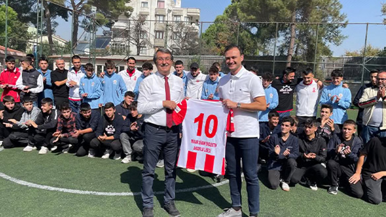 Balıkesirspor'dan Mimar Sinan Lisesi'ne Ziyaret
