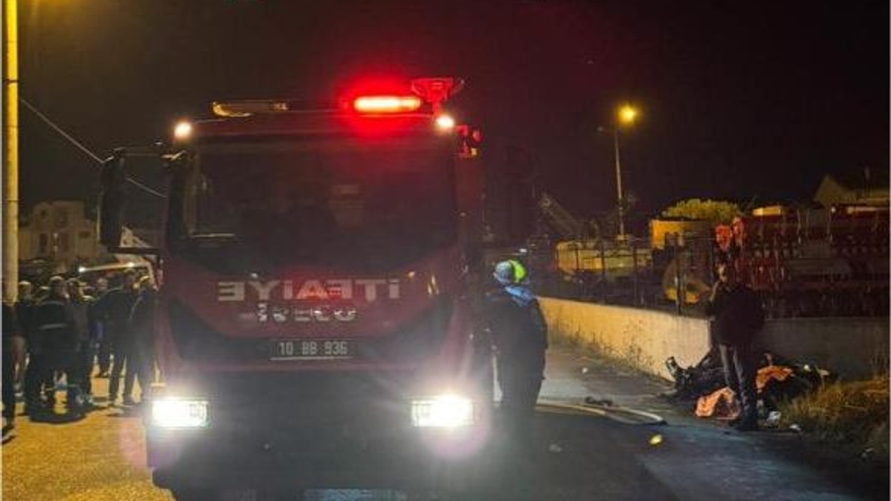 Feci Kaza! Kontrolden Çıkan Motosiklet Alev Aldı