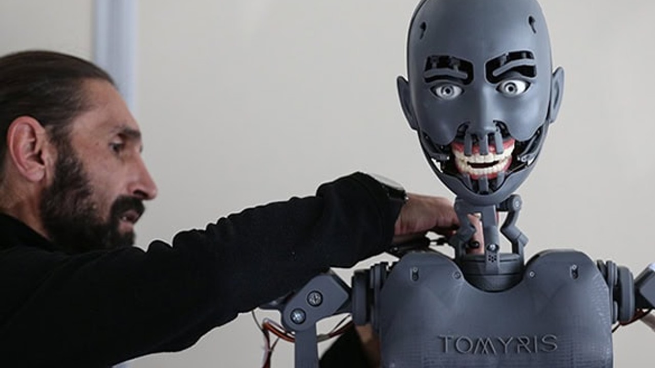 Türkiye'nin İlk Gerçek İnsansı Robotu Tomyris Tanıtıldı!