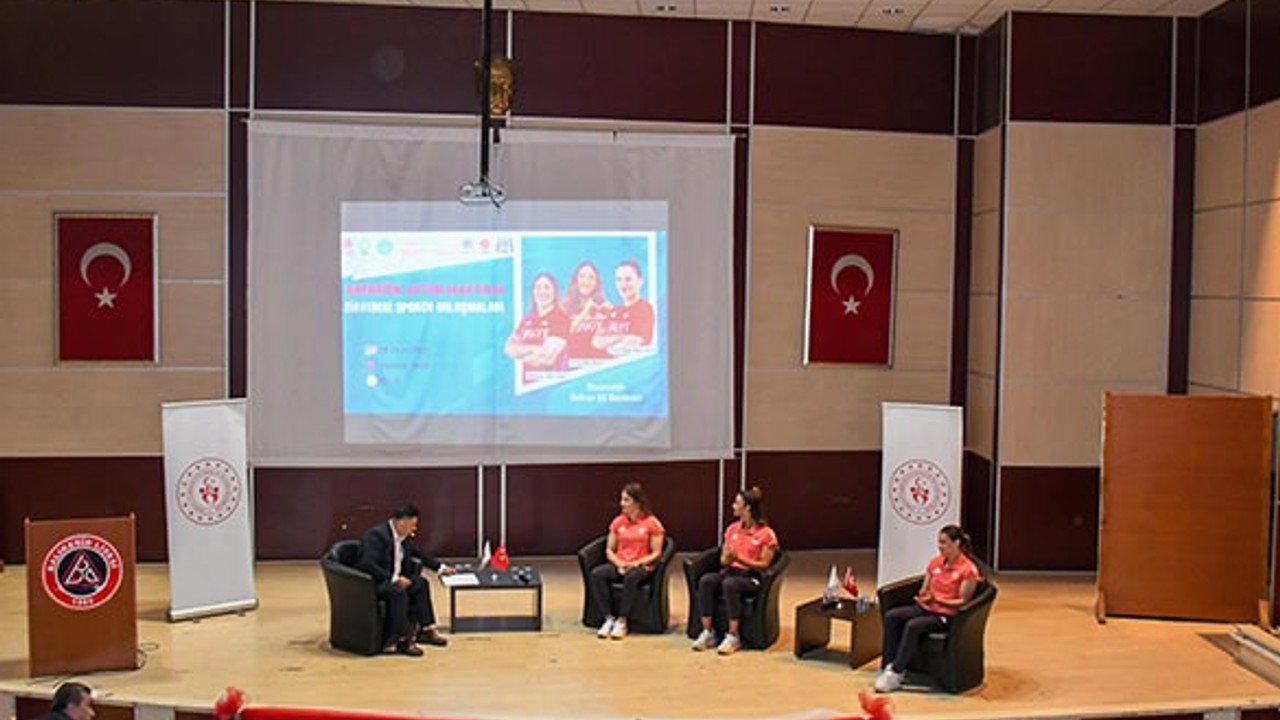 Zirvedeki Sporcular Gençlere İlham Verdi