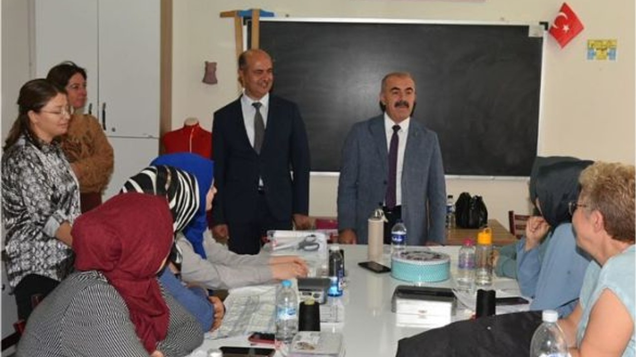 Altıeylül'de Eğitim Kursları Değerlendirmeden Geçti