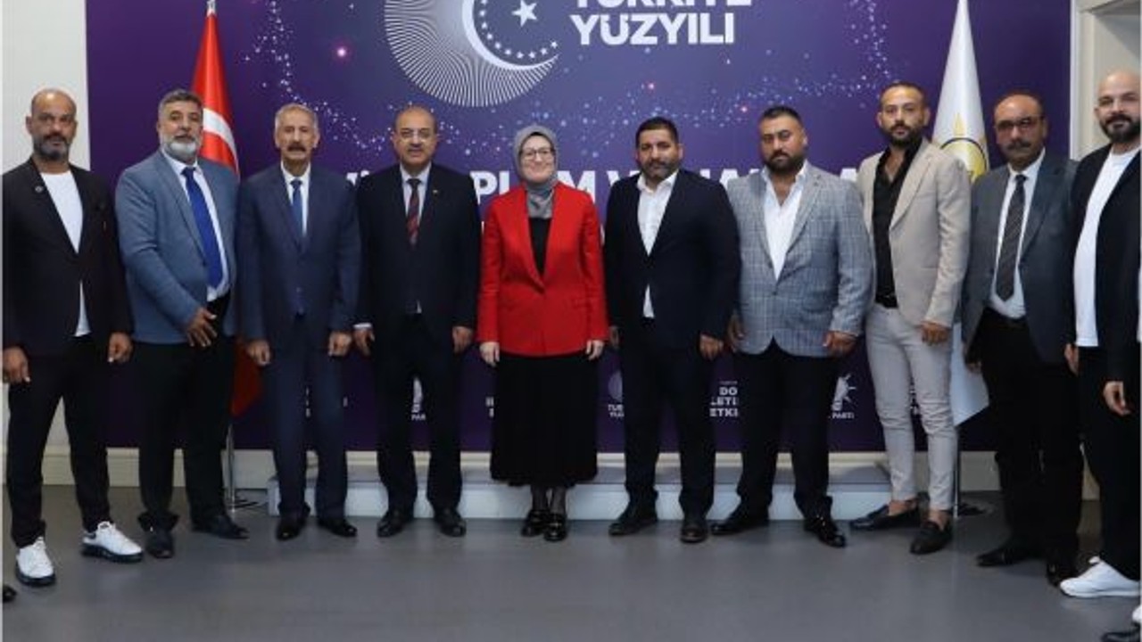 Roman Dernekleri Başkanları AK Parti Genel Merkezinde