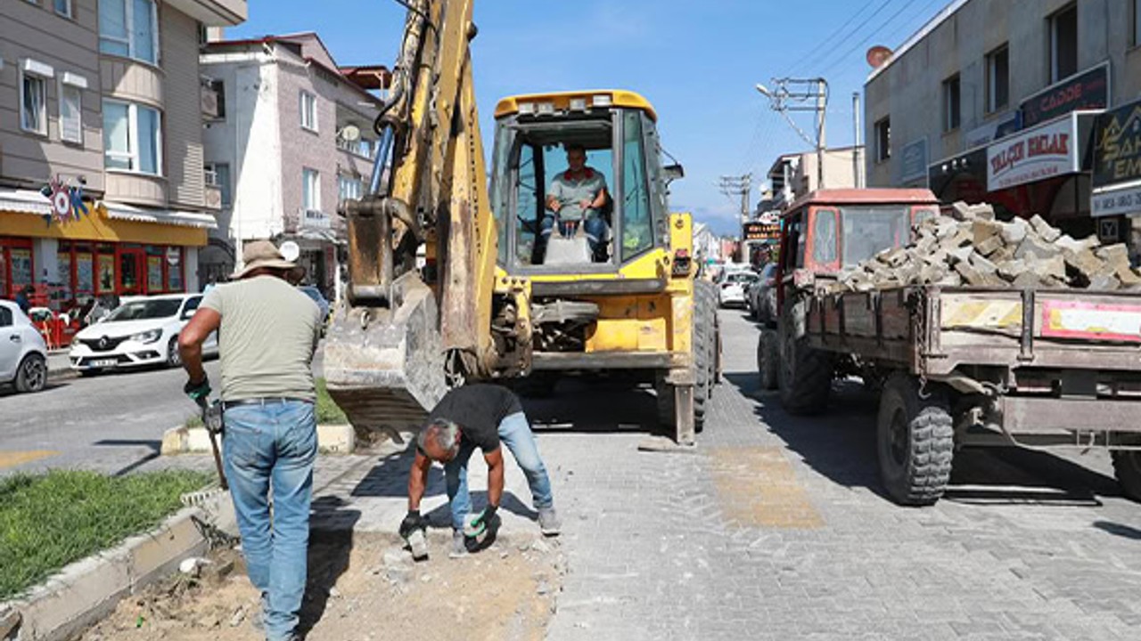 Burhaniye Fen İşleri Ekiplerinden İlçe Genelinde Yoğun Çalışma