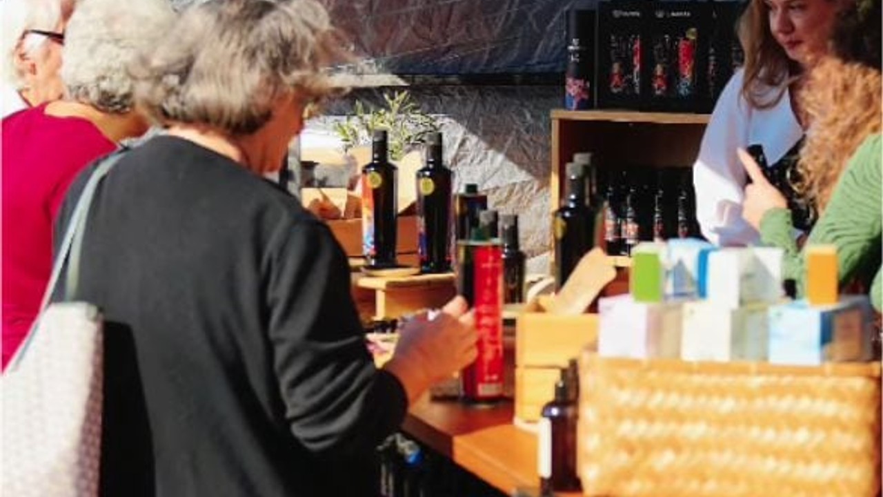 Zeytin-Zeytinyağı Pazarı Ayvalık'ta Açıldı!