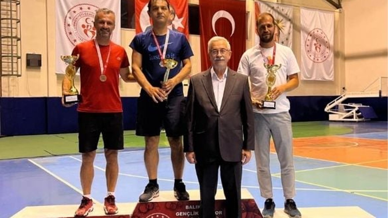 Erdek'te Sporcular Ödüllendirildi