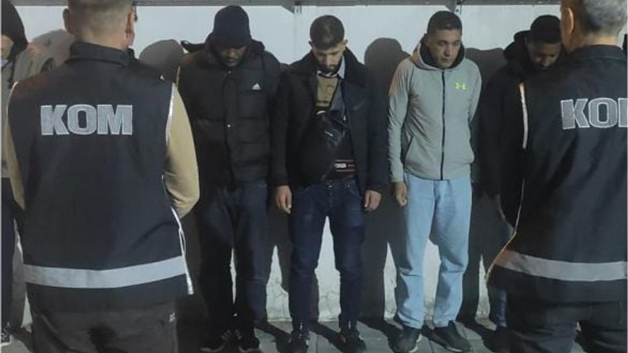Ayvalık'tan Avrupa'ya Geçeceklerdi!