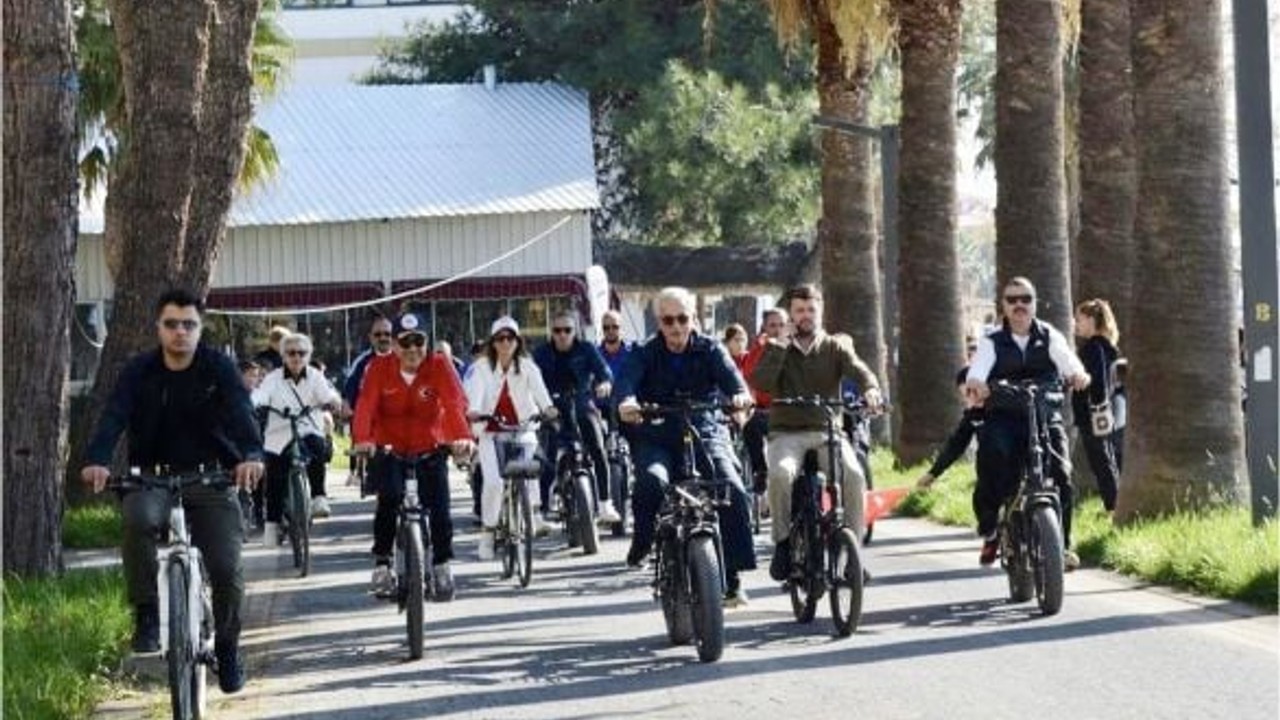 Erdek Cumhuriyet'i Pedal Çevirerek Kutladı