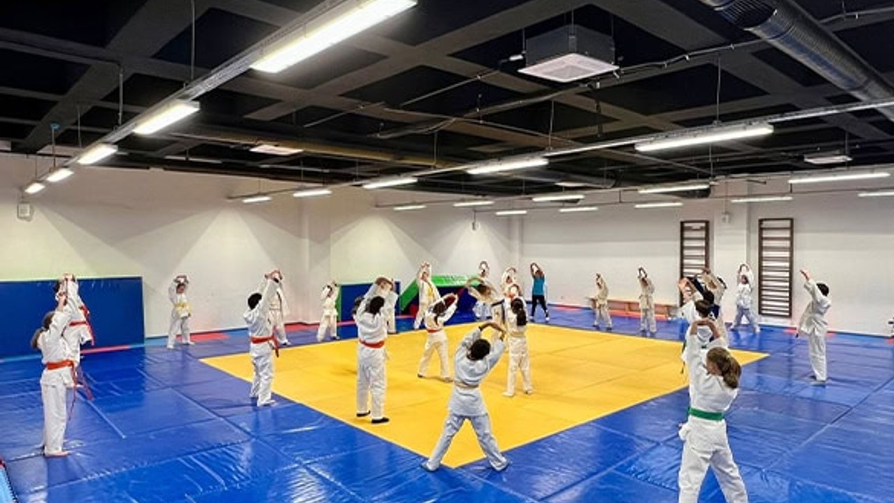Bandırma Gençlik ve Spor Merkezi’ne Büyük İlgi