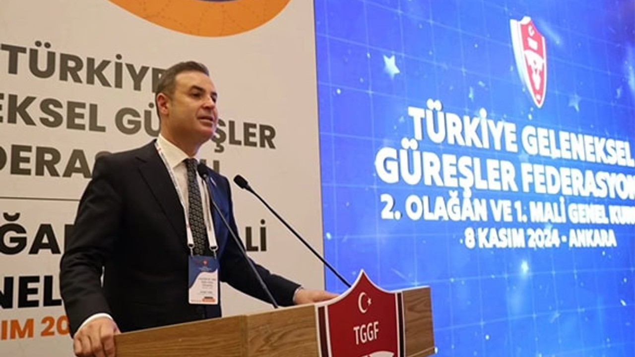 Başkan Ahmet Akın, Yağlı Güreş Birliği Genel Kuruluna Katıldı