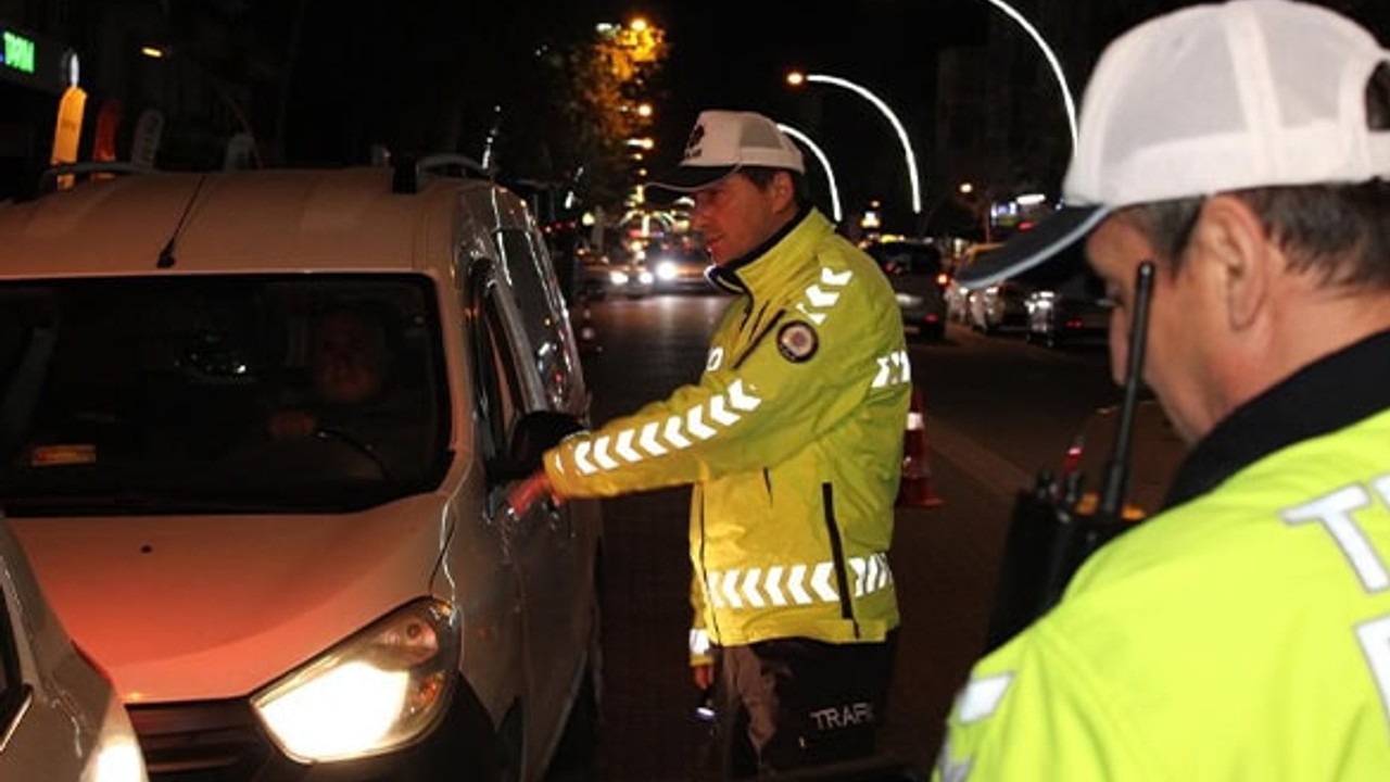 Gönen’de Asayiş ve Trafik Denetimlerinde 5 Kişi Yakalandı