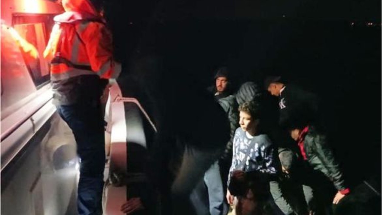 Ayvalık Açıklarında Kaçak Geçiş Alarmı!