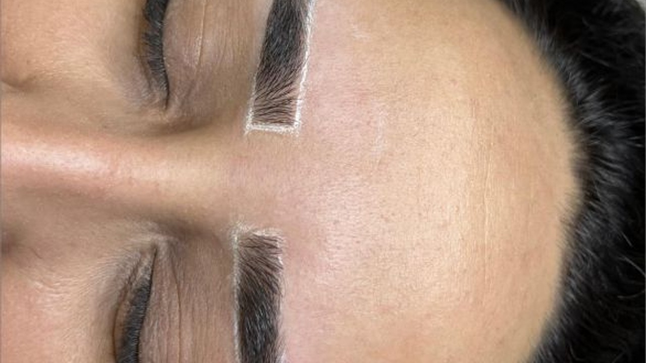 Balıkesir'de Kaş Trendi: Microblading