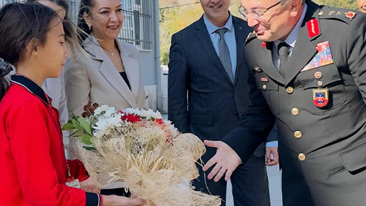 Tümgeneral Alkan’dan Okullara Moral Ziyareti