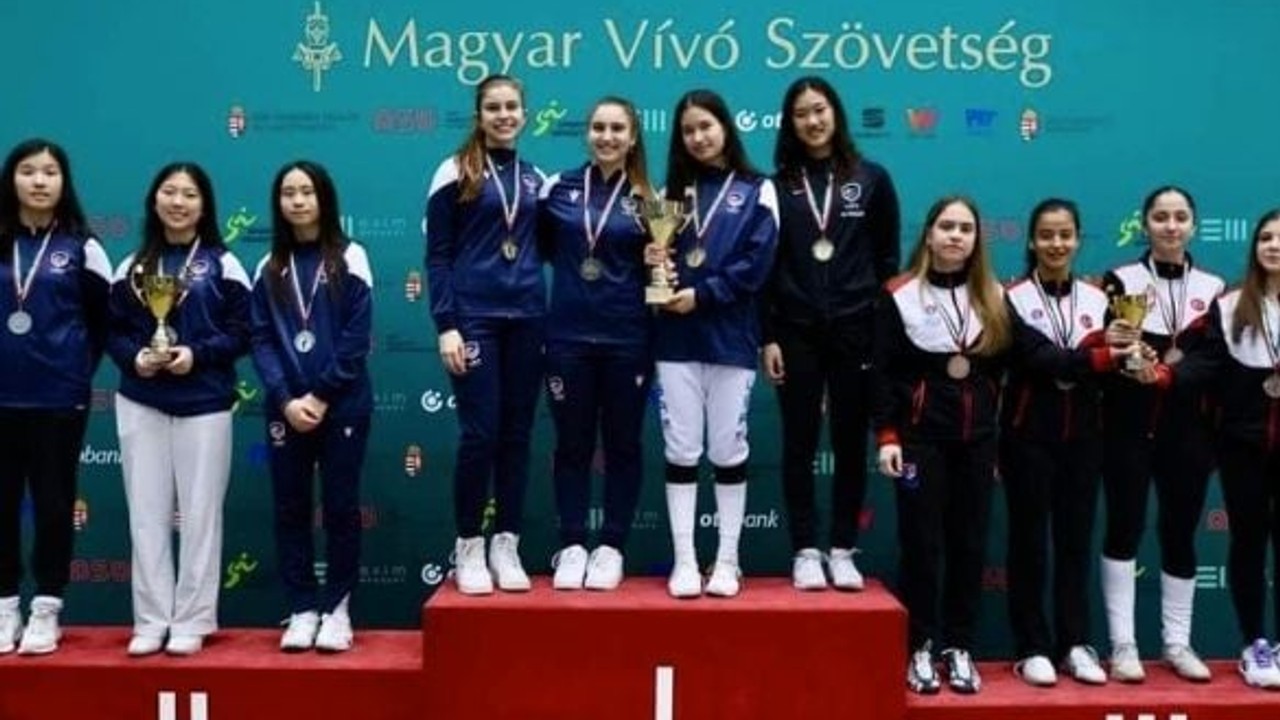 Yıldız Kadın Flöre Takımından Bronz Madalya