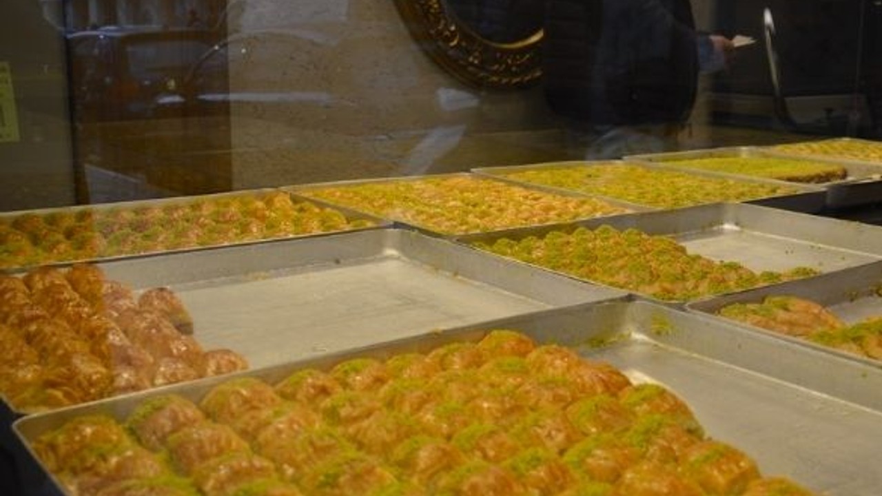 Balıkesir’de Tatlı Fiyatları Cep Yakıyor