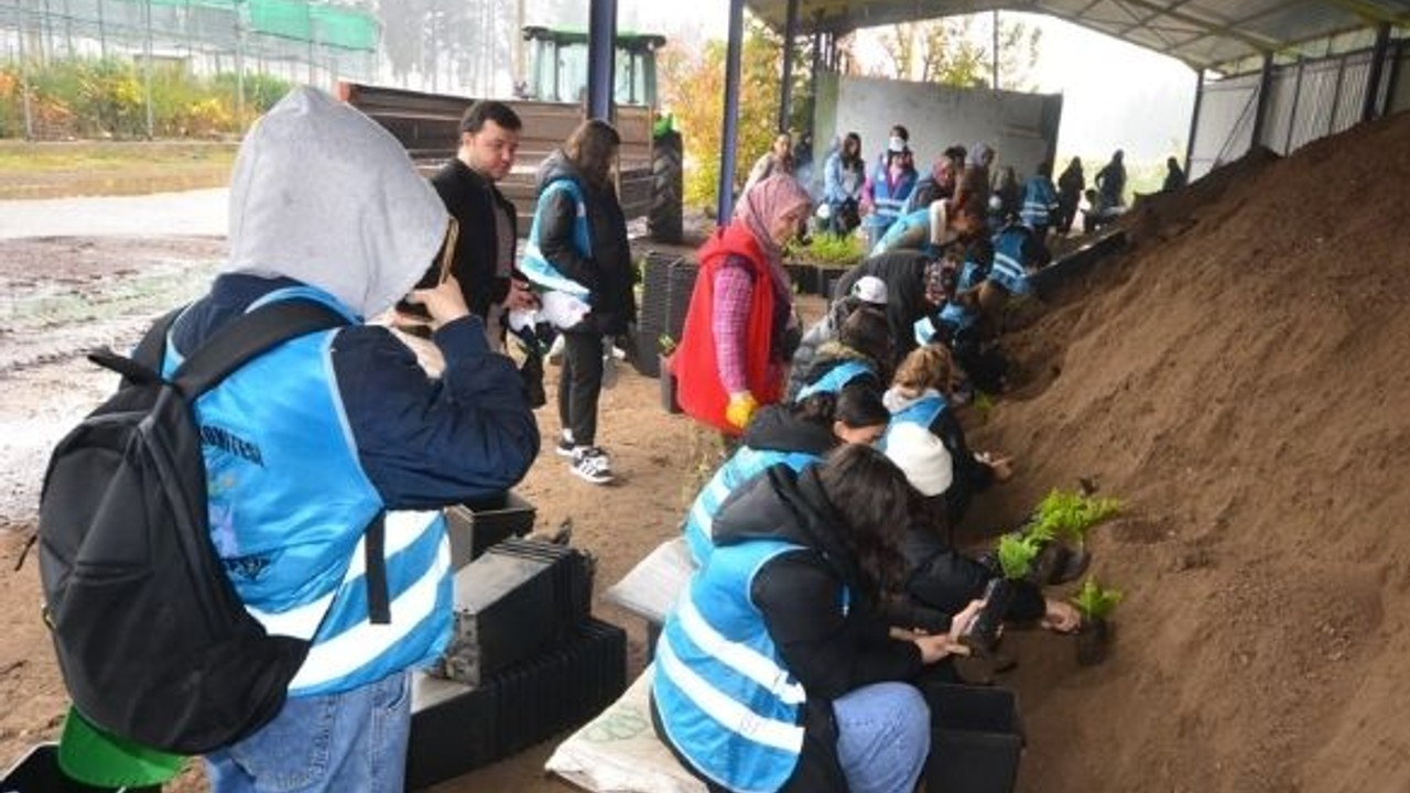 Her Bir Çocuk Geleceğe Fidan Bıraktı