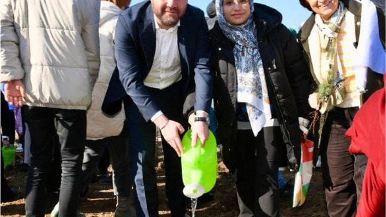 Balıkesir’de 100 Bin Fidan Toprakla Buluştu