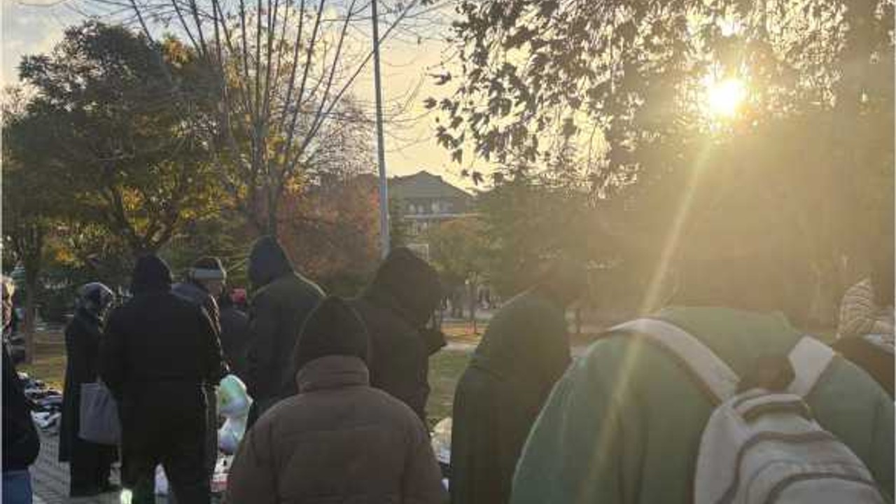 Balıkesir'in Hayalet Pazarı, Sadece Sabahları Görünüyor