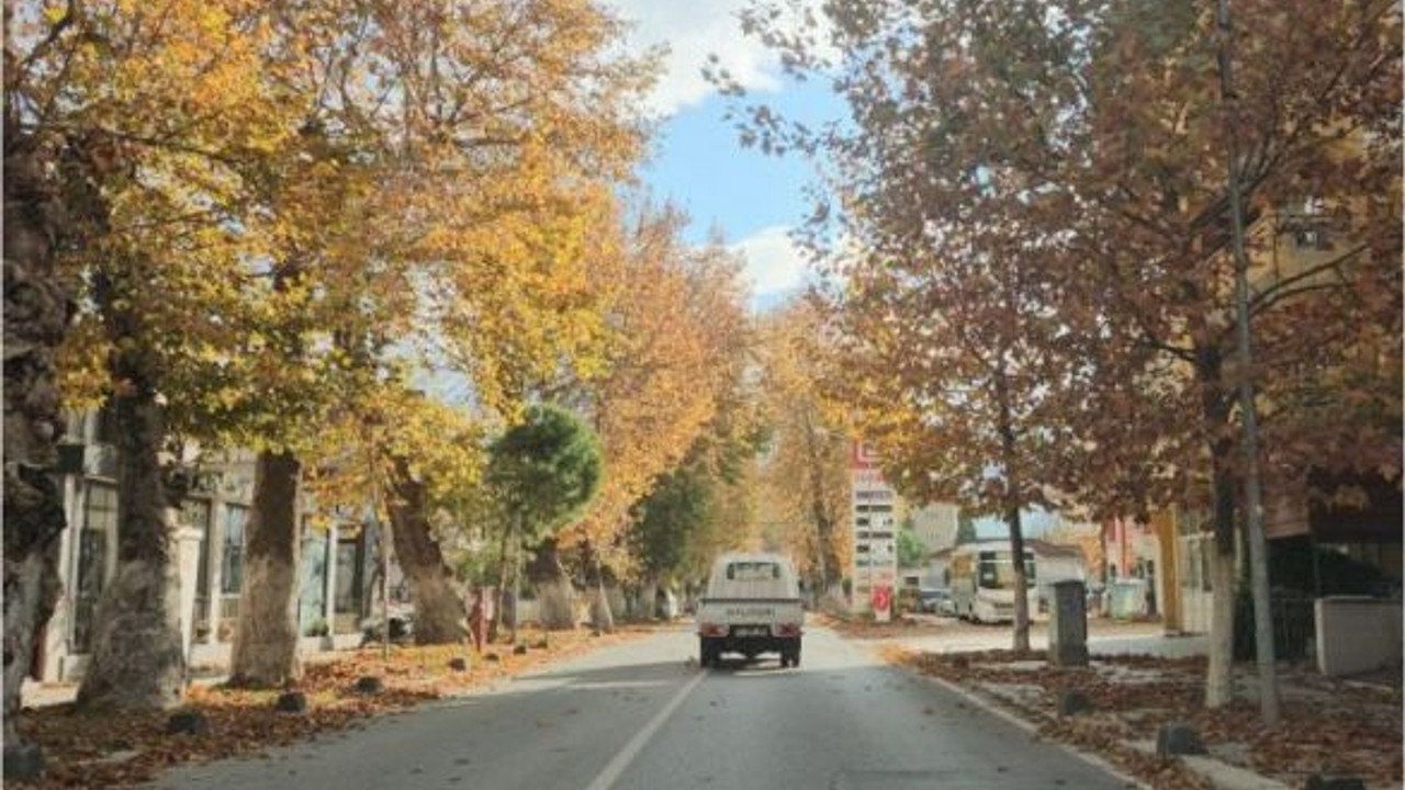 Sonbahar Renkleri ve Kar Sındırgı’da Bir Arada