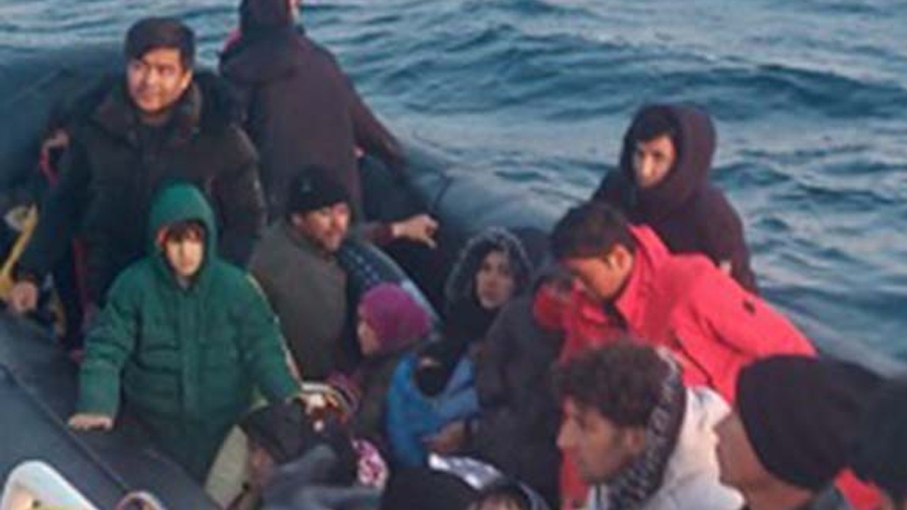 Ayvalık Açıklarında 31 Düzensiz Göçmen Kurtarıldı