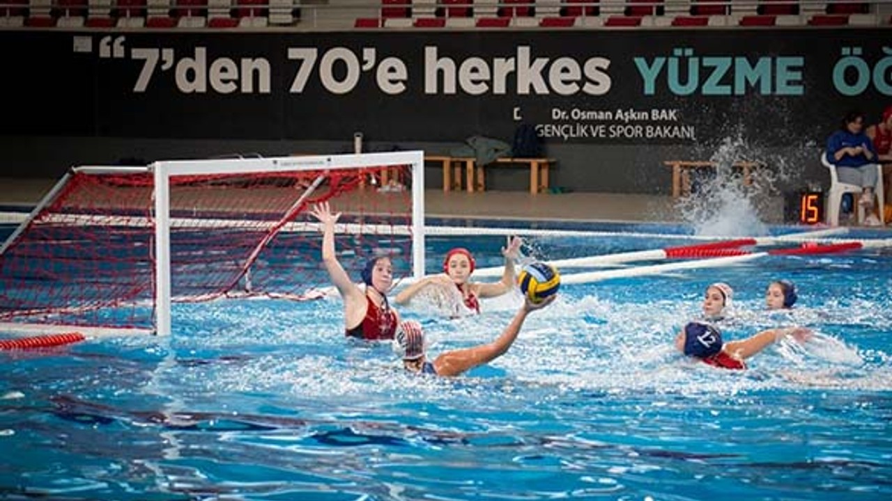 Balıkesir’de U20 Kadınlar Türkiye Sutopu Şampiyonası Başladı