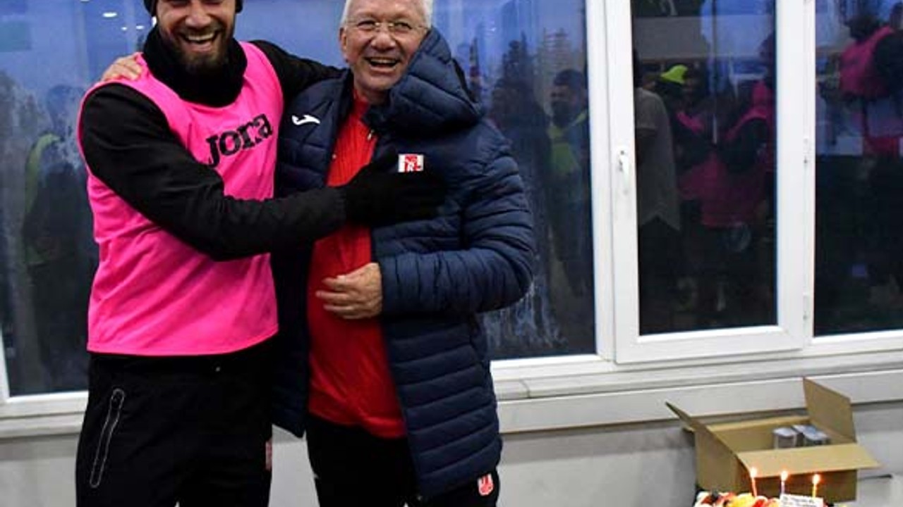 Balıkesirspor’dan İsmail Ertekin’e Doğum Günü Sürprizi