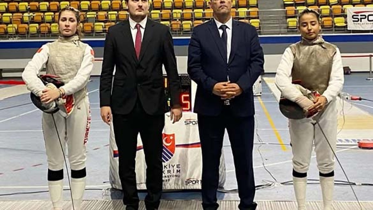 Büyükşehir Belediyespor’dan Eskrimde Çifte Madalya