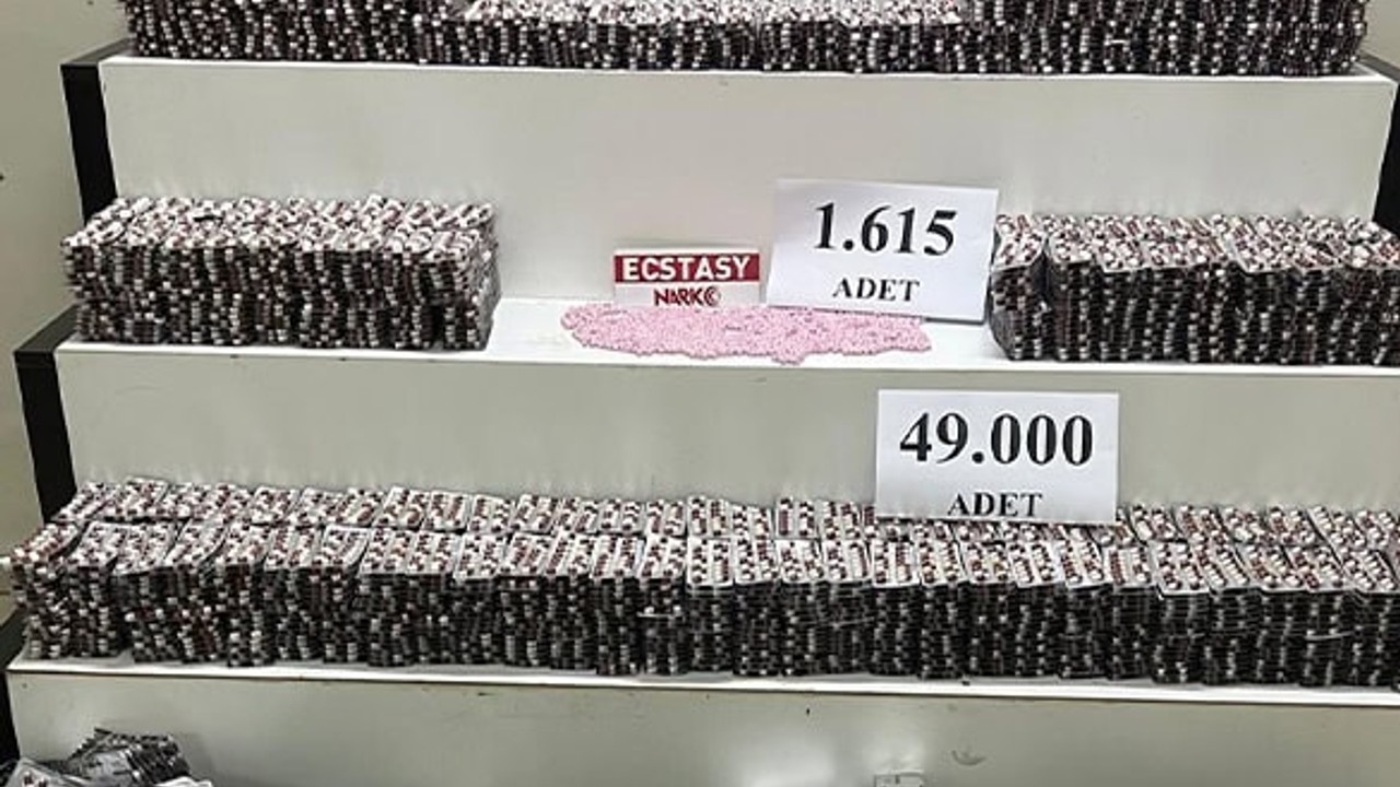 Edremit'te 50 Bin Sentetik Hap Ele Geçirildi