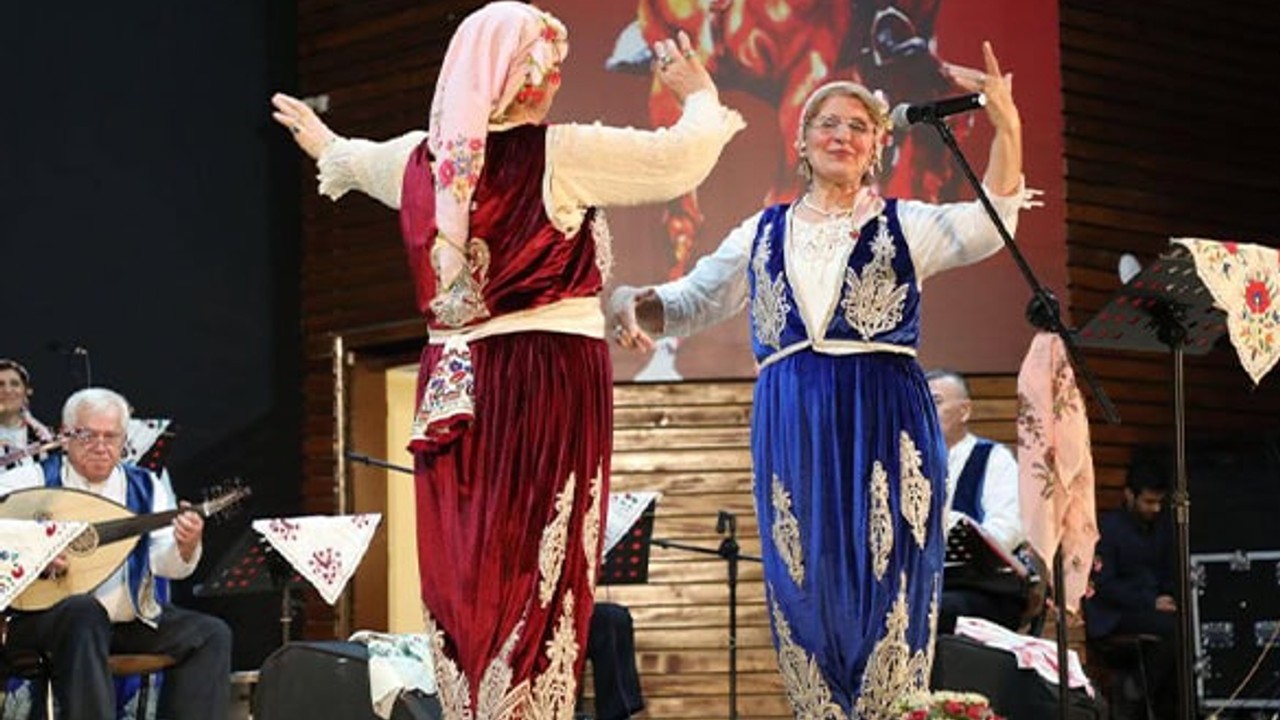 Edremit’te "Balkan Esintileri" Konseri Büyük İlgi Gördü