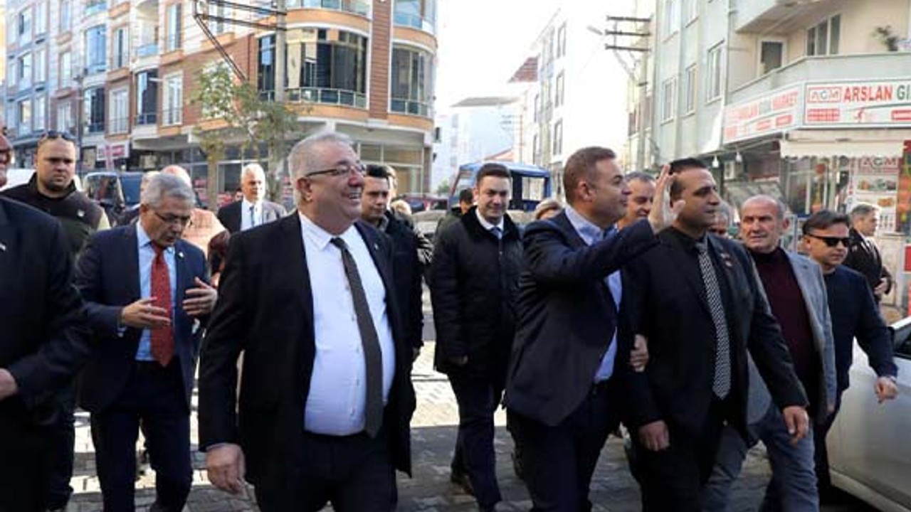 Edremit'te Başkan Ertaş ve Ahmet Akın'dan Esnaf Ziyareti