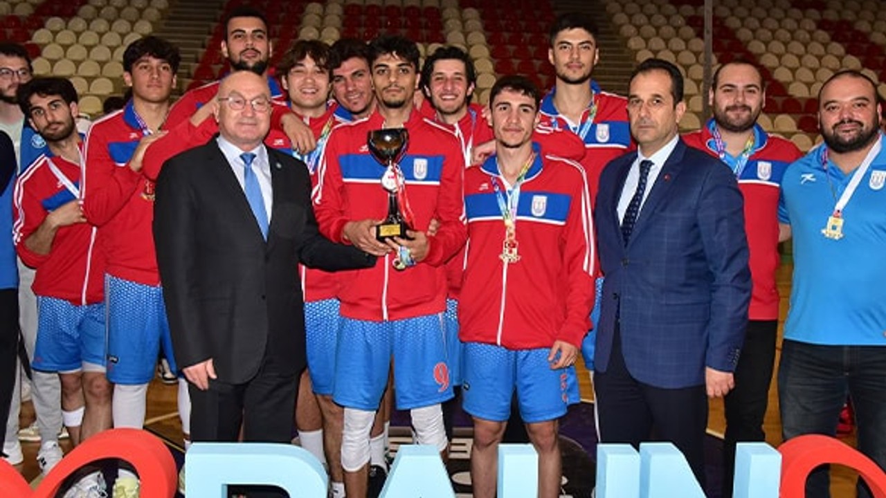 Futbolda BAÜN, Basketbolda Muğla Zirvede