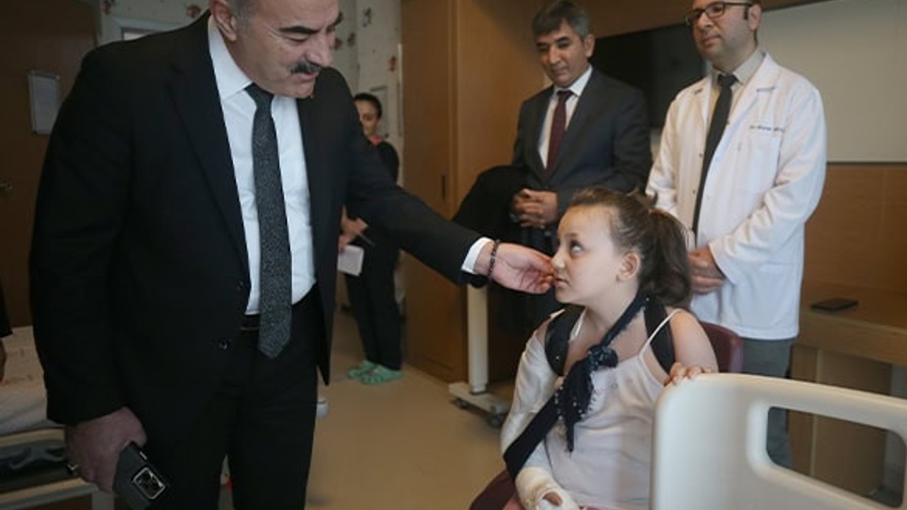 İl Müdürü Demir, Yaralı Öğrencileri Ziyaret Etti