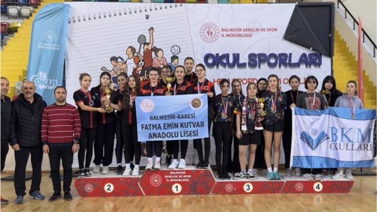 Balıkesir'de Genç Badmintoncular Zirveye Çıktı