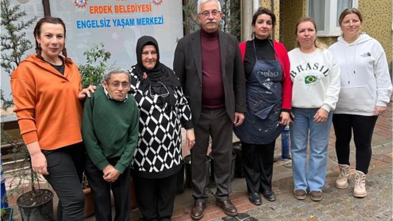Başkan Karışık Özel Bireylerle Bir Arada