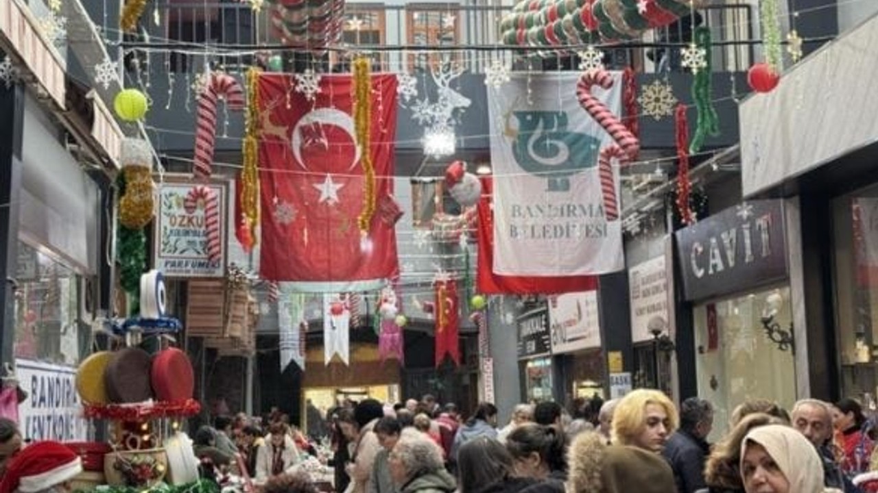 Bandırma'da Yılbaşı Alışveriş Günleri Başladı
