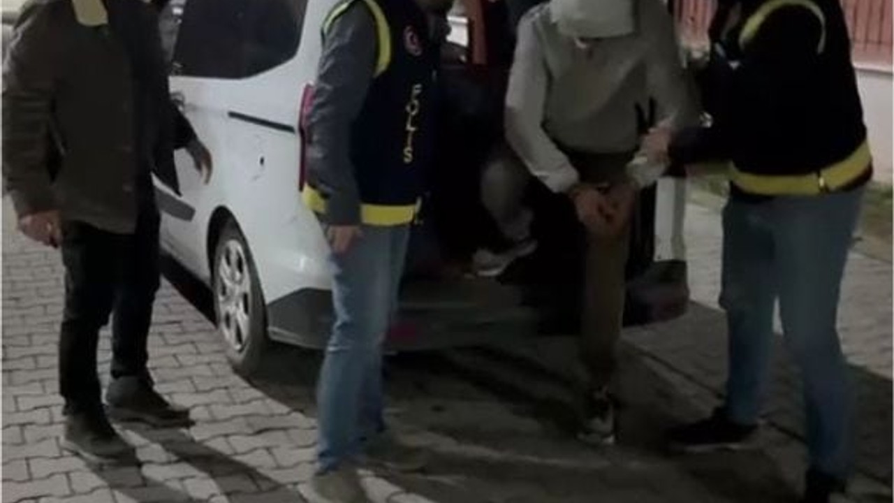 Balıkesir'de Kaybolan 13 Yaşındaki Kız Çanakkale'de Bulundu