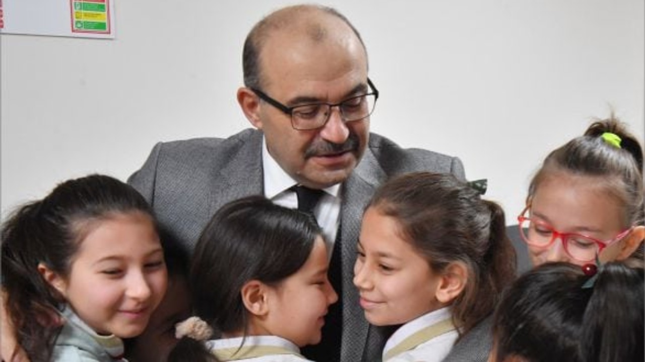 Vali Ustaoğlu’ndan Öğrencilere Tavsiye