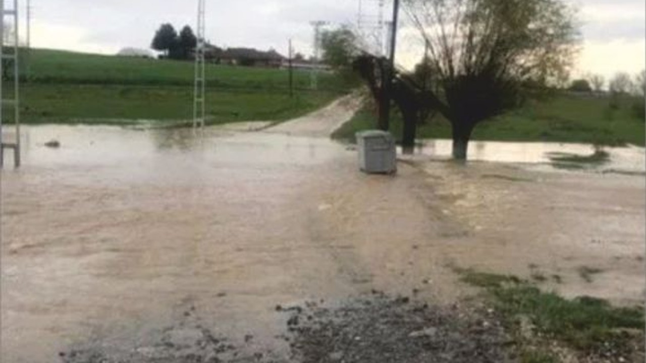 Balıkesir'de Tehlikeli Anlar! 2 Kişi Son Anda Kurtarıldı