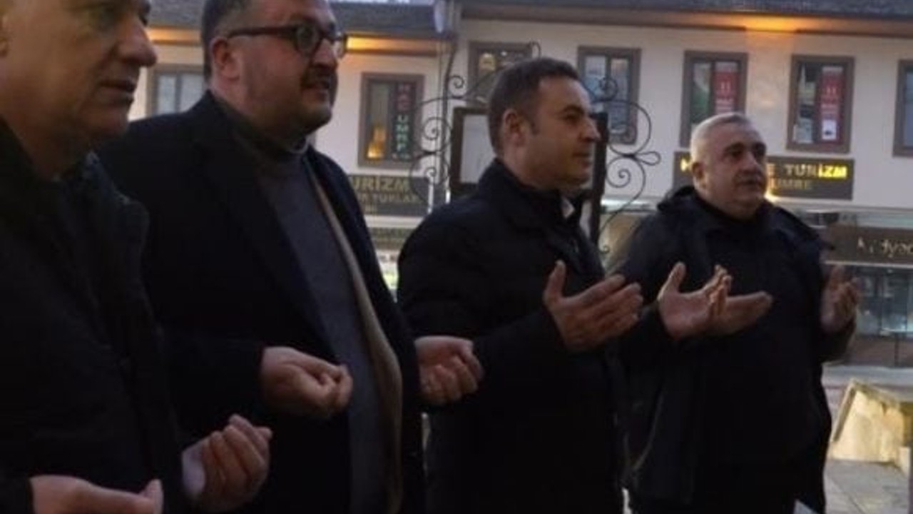 Başkan Akın 2025'e Zağnos Paşa Camii'nde Başladı!