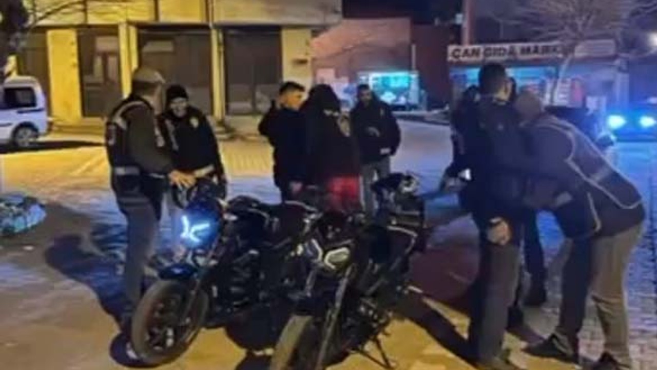Edremit Polisi Gece Yarısı Didik Didik Aradı