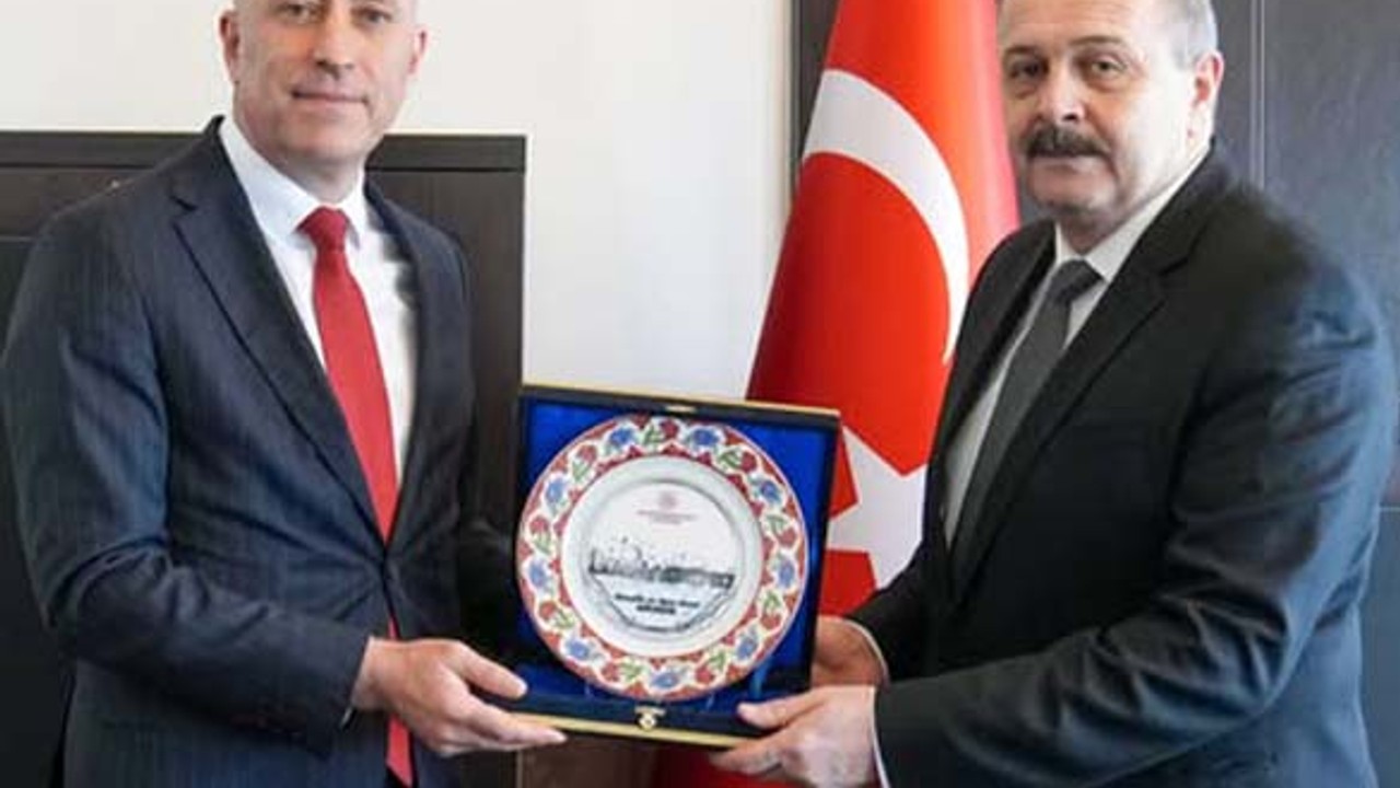 Erdek’te Spor ve Gençlik Çalışmaları Ele Alındı