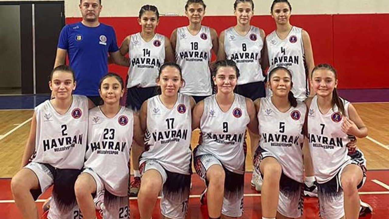 Havranlı Kızlar Namağlup Şampiyonluk Serisini Sürdürüyor