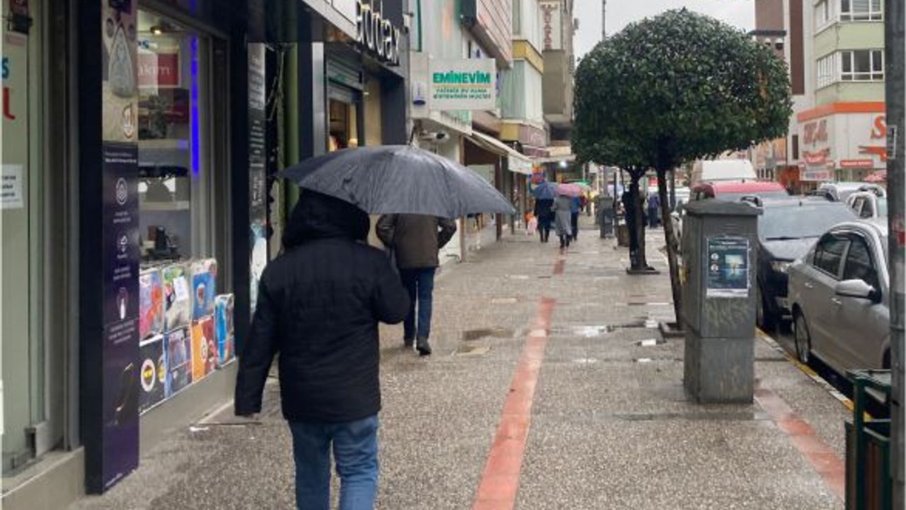 Balıkesir'de Yağmur Etkili Oldu