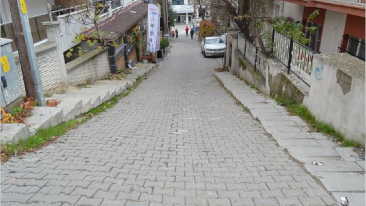 Altıeylül Mahallesi, Merdiven Sokak: İsmini Nereden Alıyor?